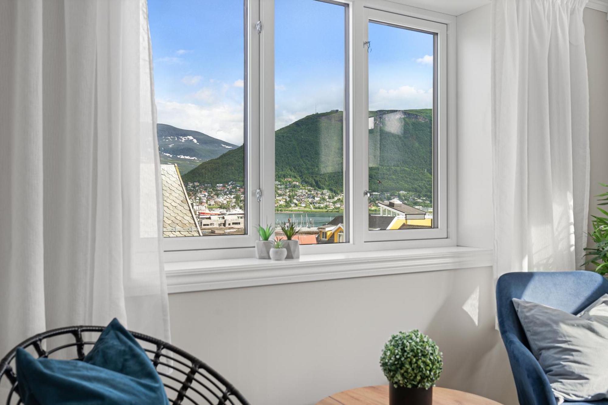 Arctic Homes - Historical Tromso House With View Luaran gambar